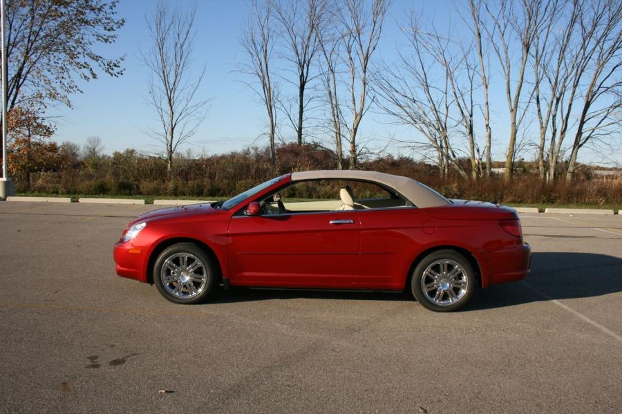  Chrysler Sebring Limited Convertible 2008 года  (фото 25 из 27)
